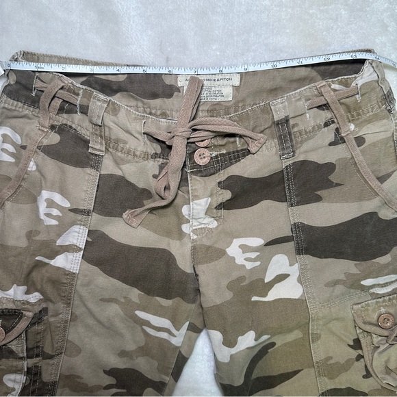 Vintage Y2K Abercrombie & Fitch Low Rise Camo Cargo Pants Size Small - Picture 12 of 14